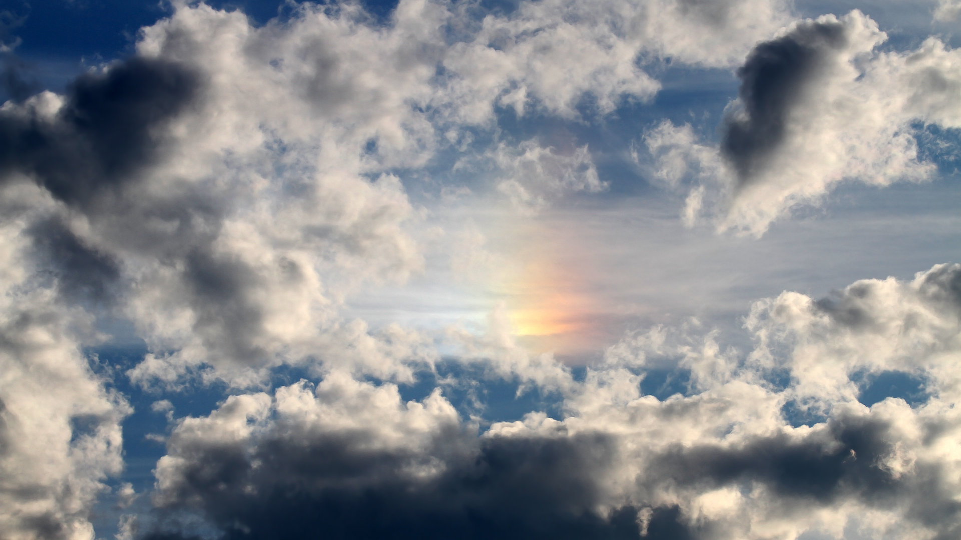 马内掩面时，阿尔瓦雷斯在战术板上画下了制胜弧线